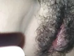 ירי עומס נוסף על הכוס השעיר שלה